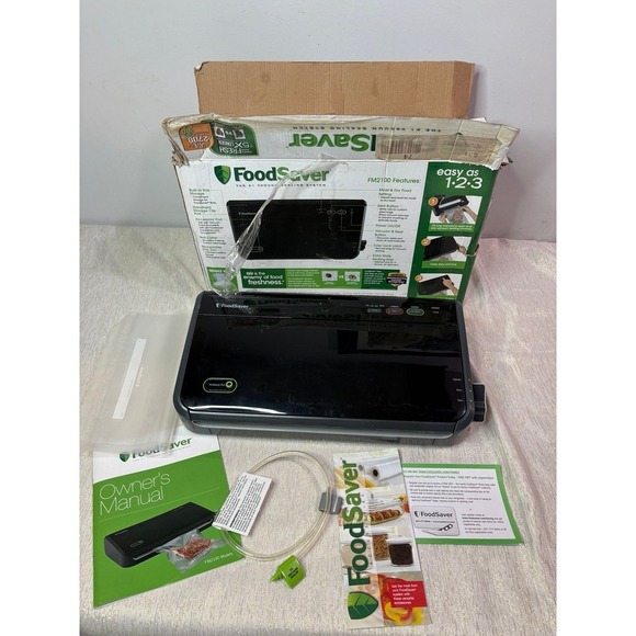 The FoodSaver® FM2100 Vacuum Sealing System - Picture 8 of 8